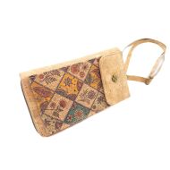 Listonoszka crossbody z paskiem FLORES korkowa 8p - 3